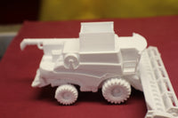 1-72ND SCALE SCENERY 3D PRINTED NEW HOLLAND COMBINE WITH TRACK KIT