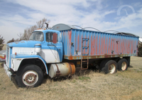 1-72ND SCALE 3D PRINTED 1973 DODGE D800 GRAIN TRUCK OPEN