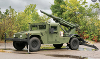 1-72ND SCALE 3D PRINTED U.S. ARMY HUMVEE WITH MOUNTED HAWKEYE 105MM HOWITZER